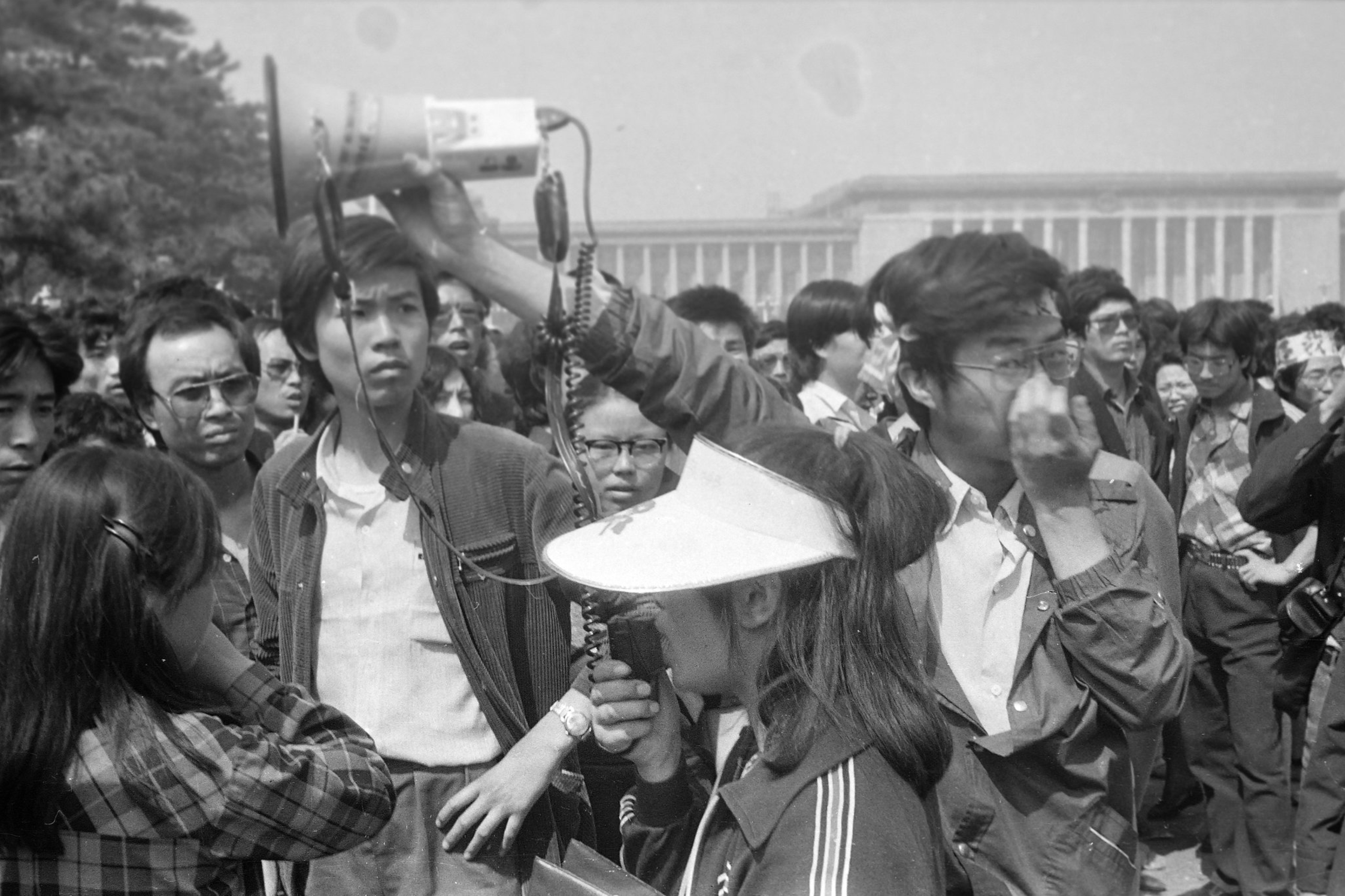 學生和平抗議演變流血衝突 影像 42